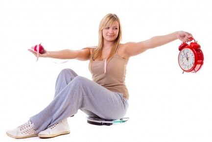 Девојка која жели да смрша храни се здраво и по режиму